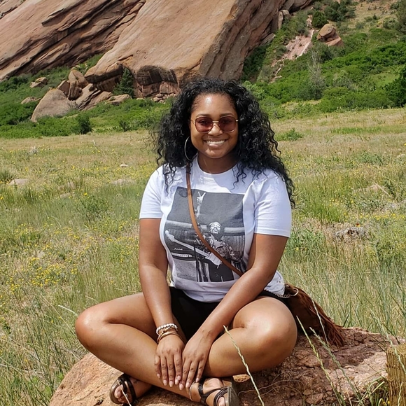 Meet your Posher, Chloe - Picture 5 of 5